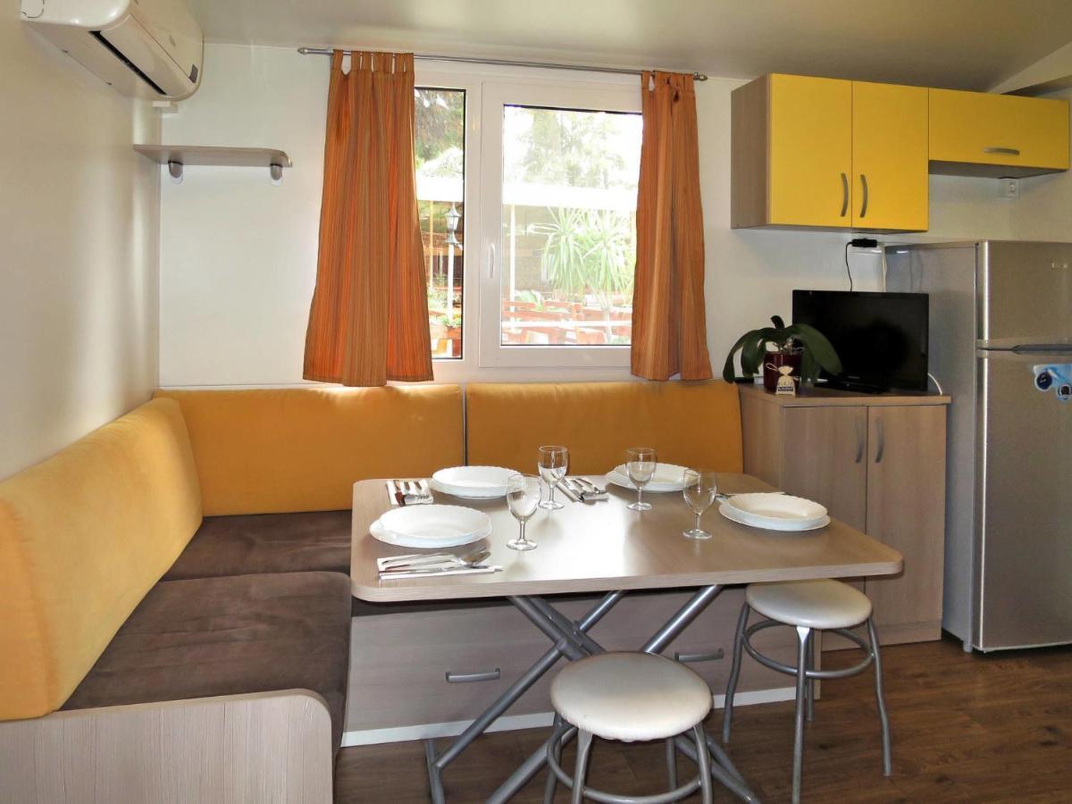 Holiday Home Camp Rozac - Tgr215 Trogir Buitenkant foto