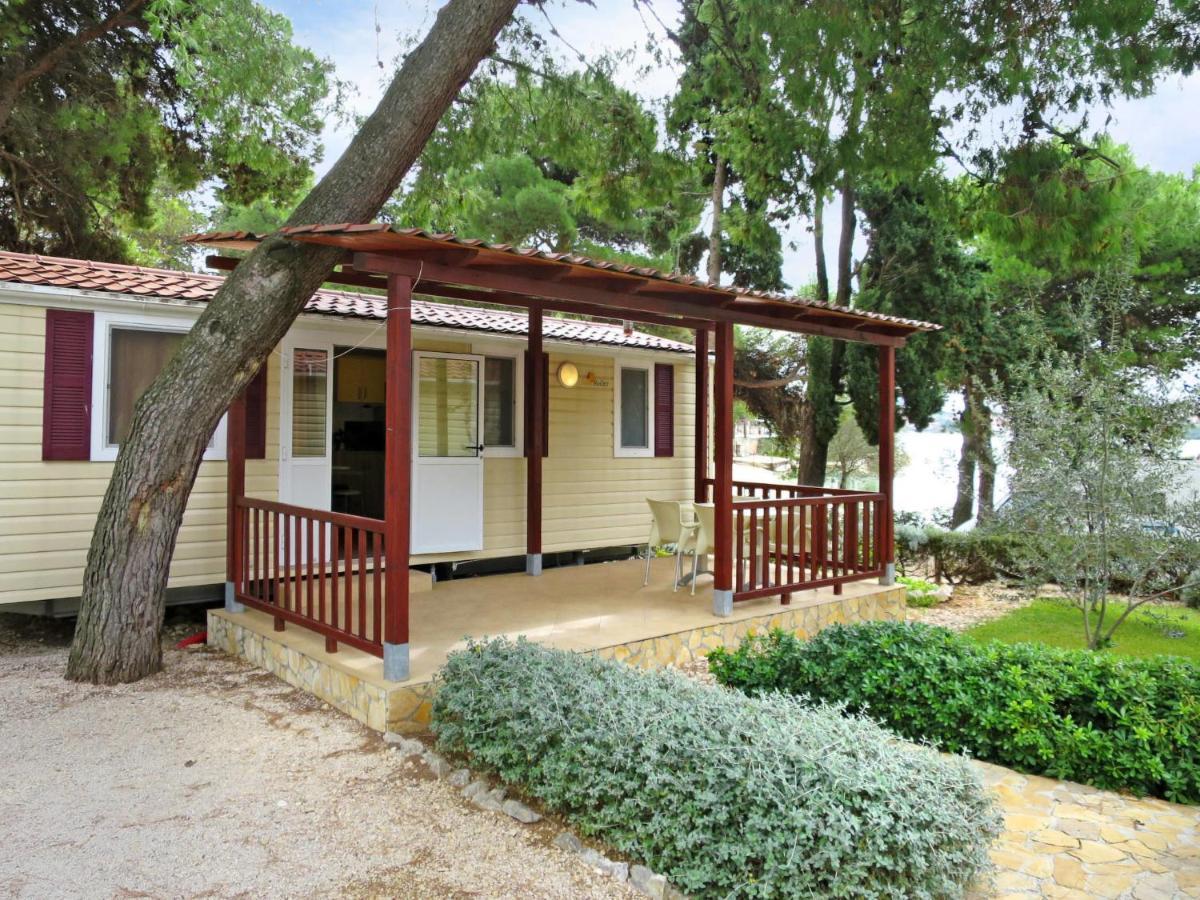 Holiday Home Camp Rozac - Tgr215 Trogir Buitenkant foto