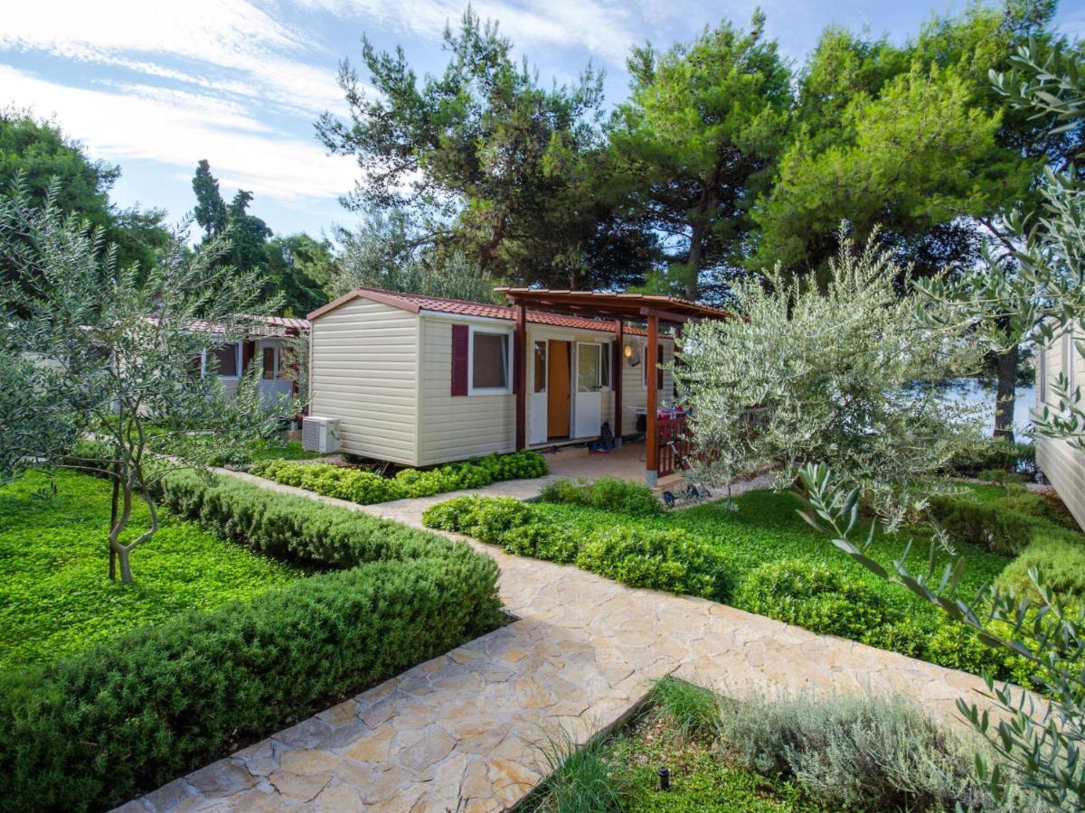 Holiday Home Camp Rozac - Tgr215 Trogir Buitenkant foto