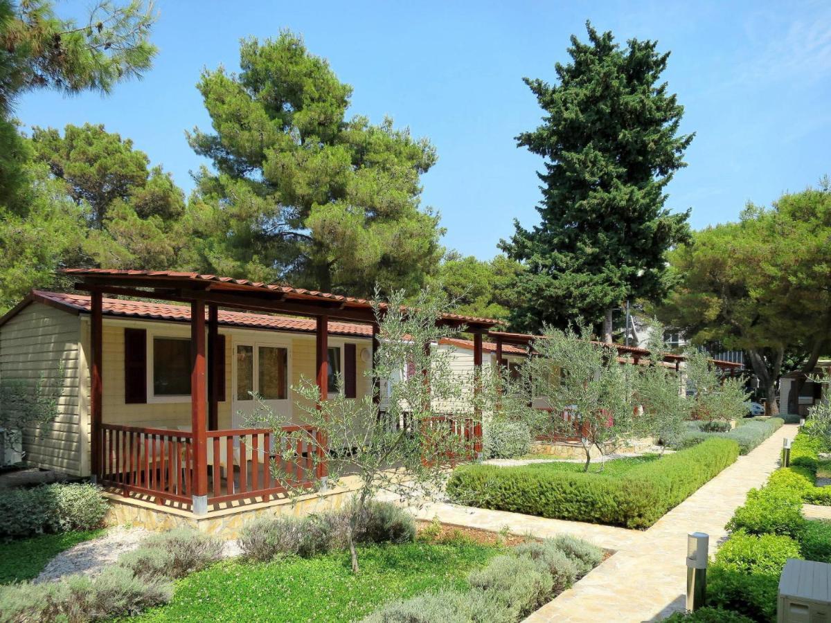 Holiday Home Camp Rozac - Tgr215 Trogir Buitenkant foto